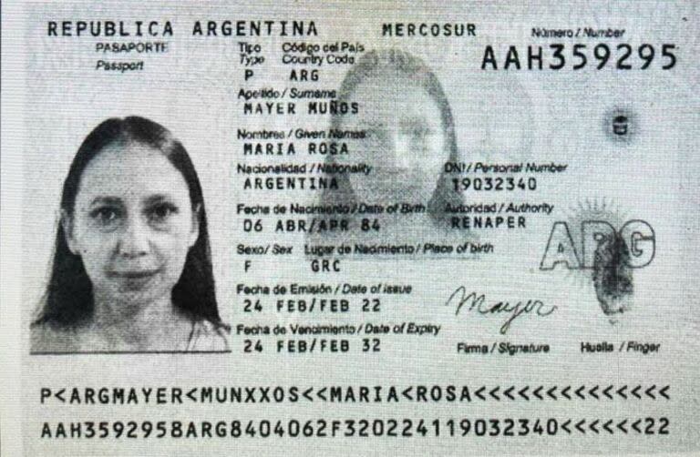 El pasaporte argentino de Maria Rosa Mayer Muños