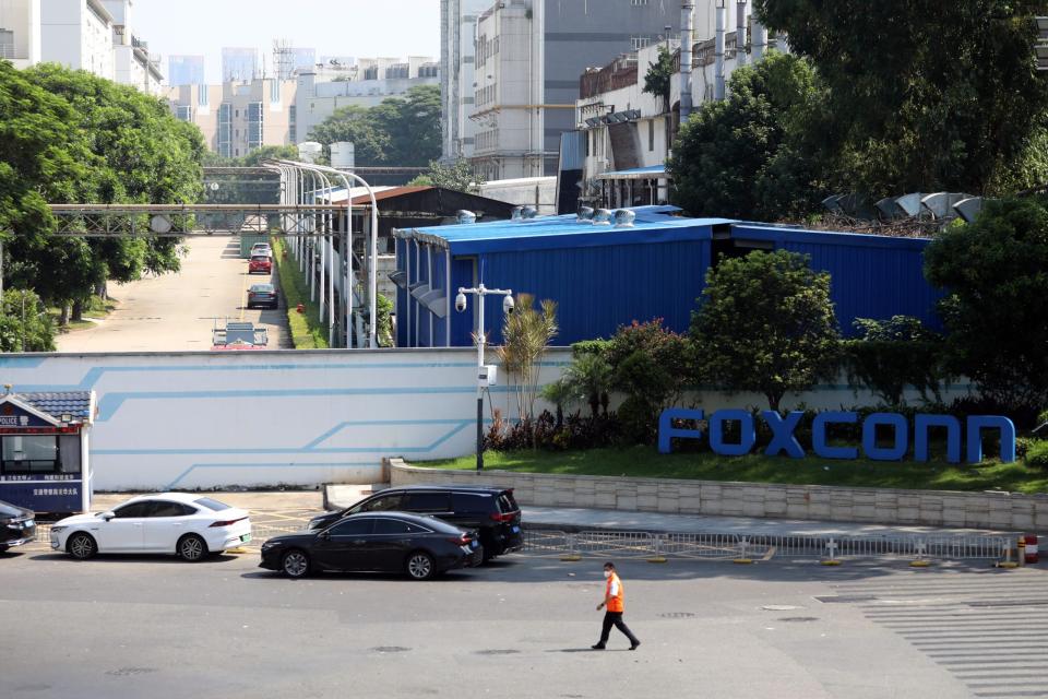 Schon im September wurde wurde ein Foxconn-Werk in Shenzhen unter Lockdown gestellt. Jetzt musste das Werk in Zhengzhou schließen. - Copyright: picture alliance/Photoshot 