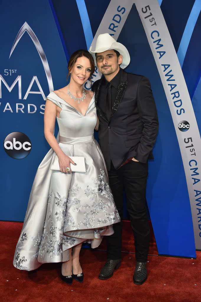 <p>The award show’s co-host and his wife shine on the red carpet. (Photo: Getty Images) </p>