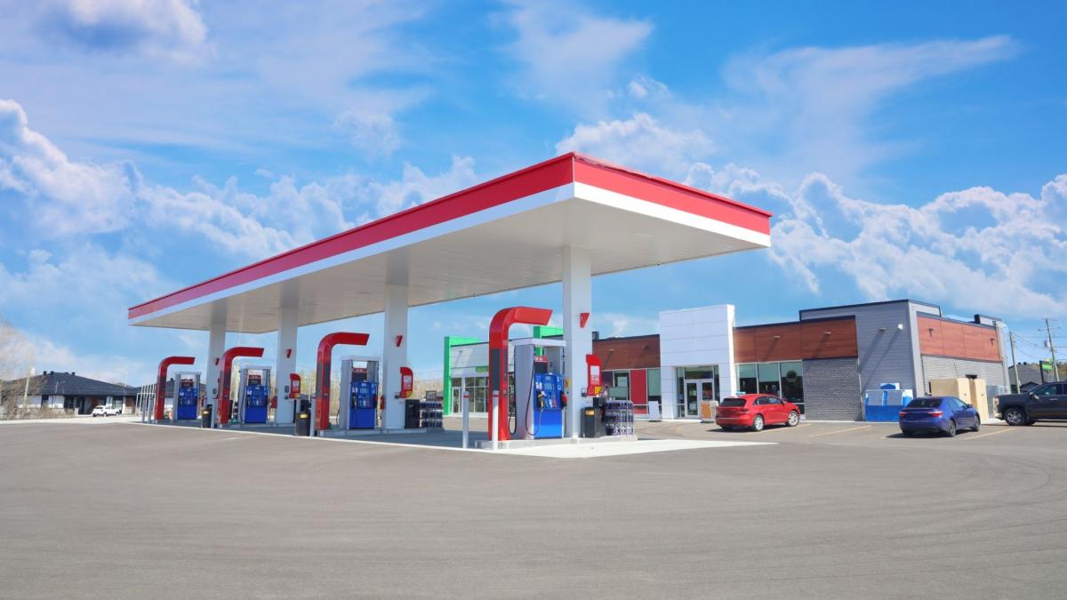 Loves convenience store gas station hi-res stock photography and