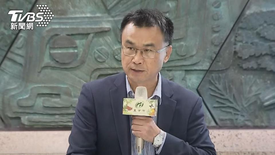 農業部長陳吉仲昨公開說明進口蛋銷毀狀況。（圖／TVBS）