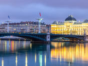 Platz 7: Lyon schafft es vor der französischen Hauptstadt Paris in die Top 10. Punkte holt es ebenso wie die Seine-Metropole unter anderem in der Kategorie Gesundheit. (Bild-Copyright: ddp images)