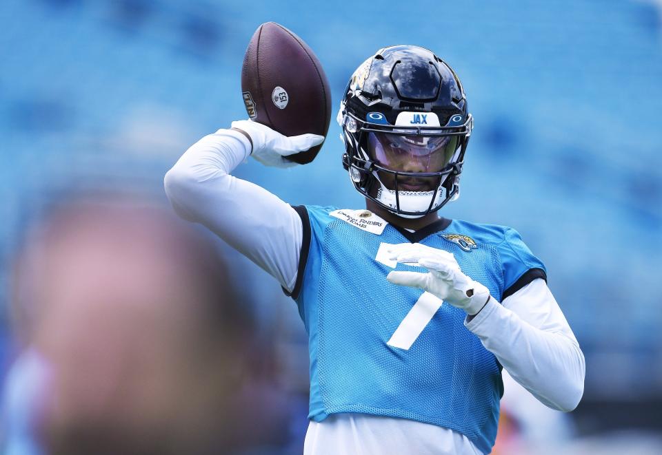Jacksonville Jaguars wide receiver Zay Jones (7) throws the ball with teammates during Monday's offseason camp session. Rookies and veterans gathered at TIAA Bank Field Monday, May 22, 2023 for the start of the Jacksonville Jaguars offseason camp. [Bob Self/Florida Times-Union]