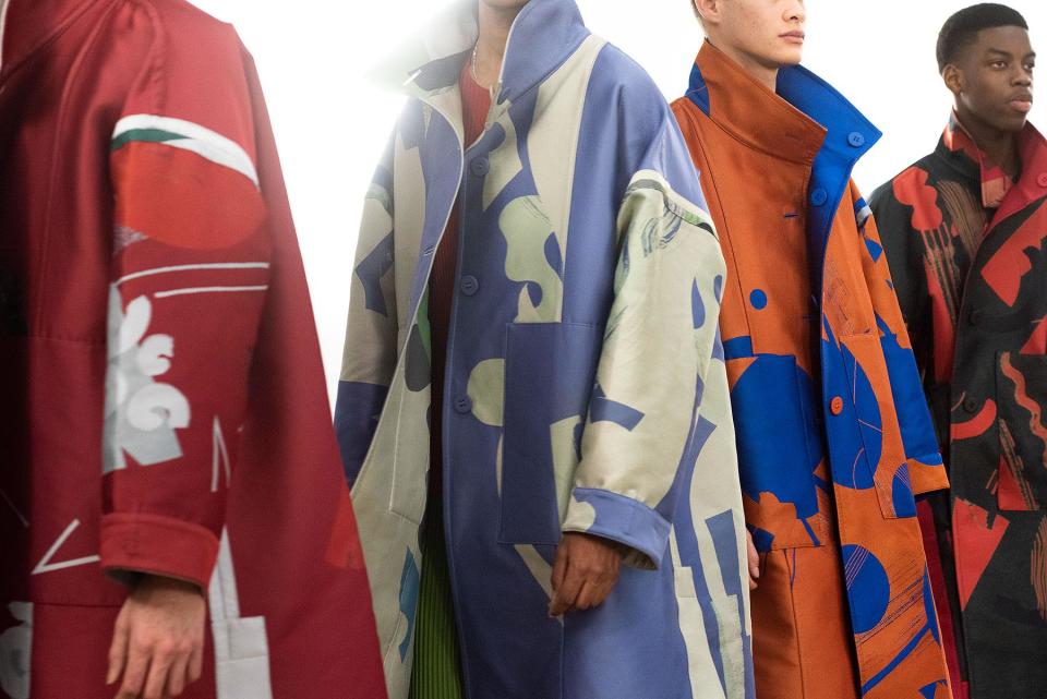 (Issey Miyake)