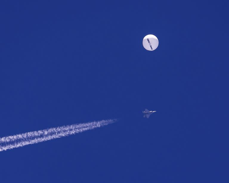 Uno de los globos de observación derribados por la fuerza aérea de Estados Unidos en Carolina del Sur a principios de febrero