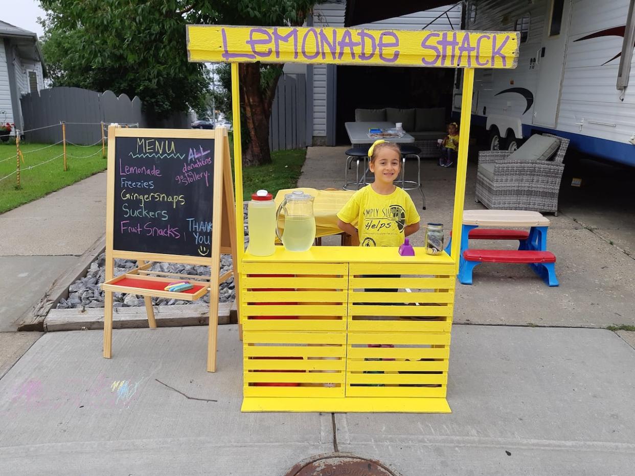 Bella Rose Desrosiers used to run a lemonade stand in front of her house to raise funds for the Stollery Children's Hospital.  (Melissa Desrosiers/Facebook - image credit)