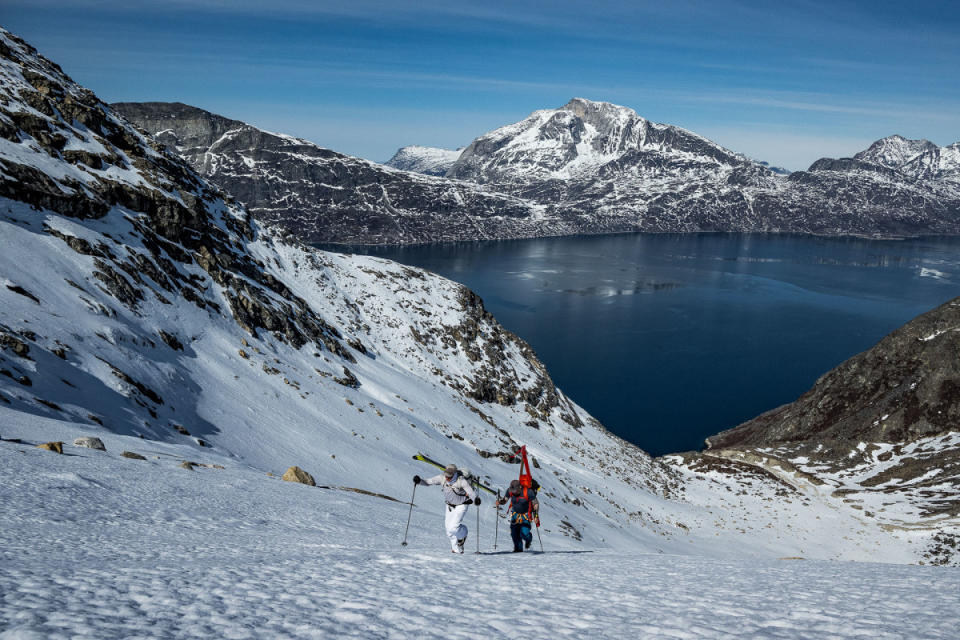 The night has been cold and the snow is very icy, it's faster to bootpack than skin up with ski crampons.<p>Aurelie Gonin</p>