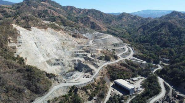  Vista aérea de la mina Las Encinas, ahora propiedad de la empresa minera Ternium.