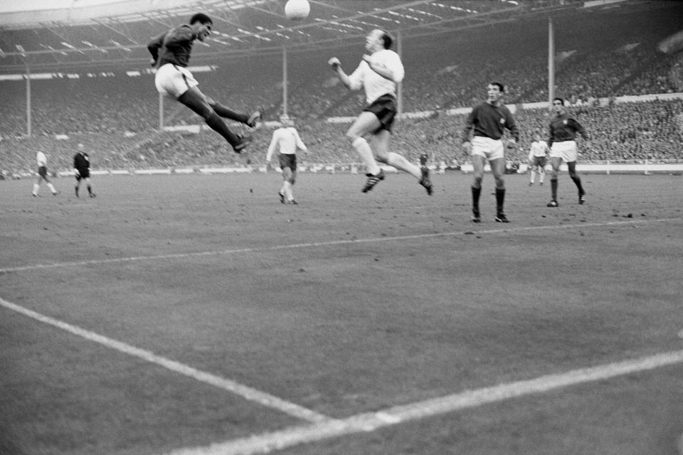 Soccer - World Cup England 1966 - Semi Final - Portugal v England - Wembley Stadium