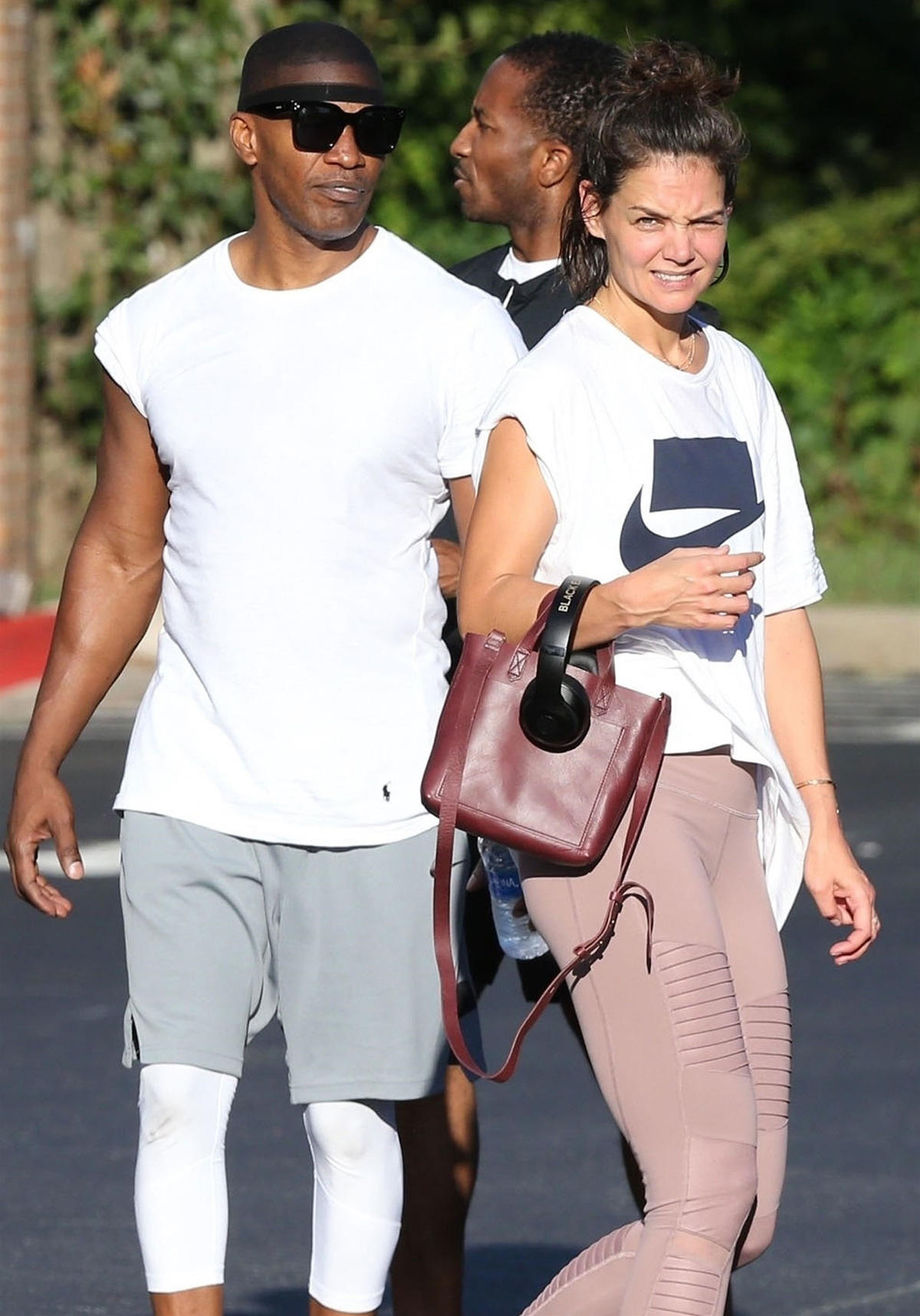 Katie Holmes goes braless after Jamie Foxx romance reveal.