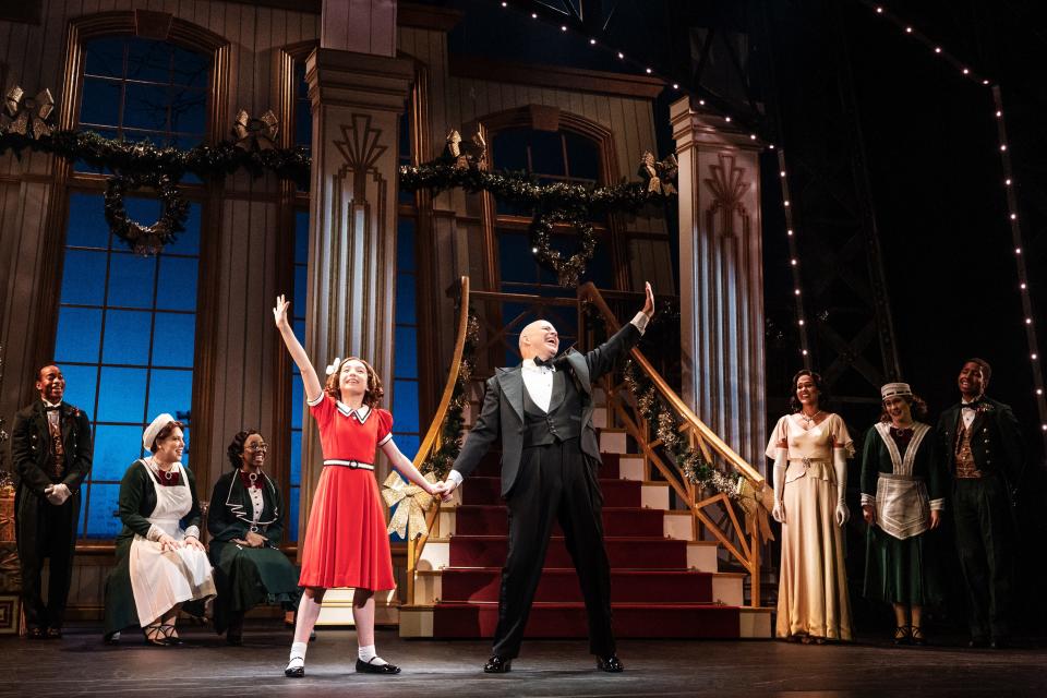 Ellie Pulsifer and Christopher Swan in the 2022 Company of "Annie."