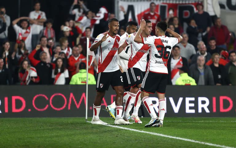 El venezolano Salomón Rondón anotó el gol de la victoria de River sobre Atlético Tucumán: sexto festejo del delantero con la camiseta de los millonarios