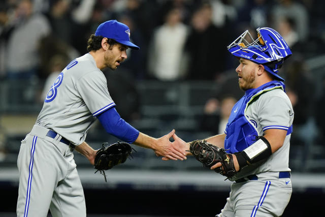 Springer answers boos with homer, 3 RBIs to lift Blue Jays over Yankees