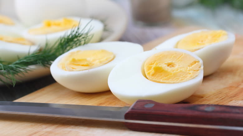 cutting boiled eggs