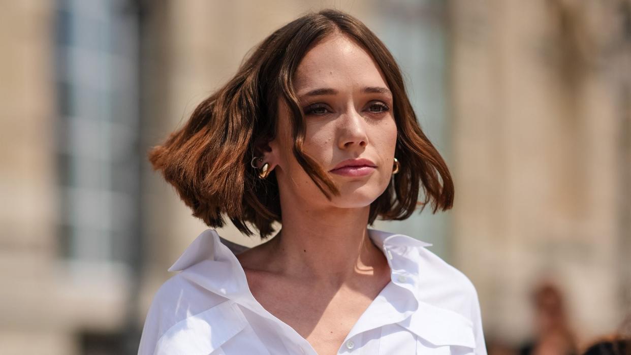 chica con corte de pelo bob en paris