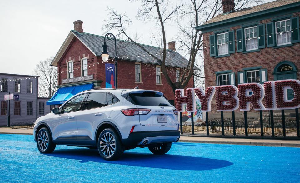 View Photos of the 2020 Ford Escape Hybrid and Plug-In Hybrid