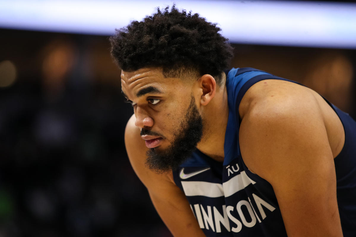 Karl-Anthony Towns has treatment on ailing knees