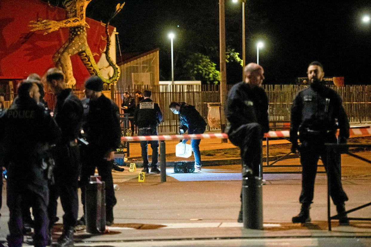 Des policiers déployés à Sevran après une fusillade survenue dans la nuit du 3 au 4 mai 2024.   - Credit:Poitout Florian / Poitout Florian/ABACA