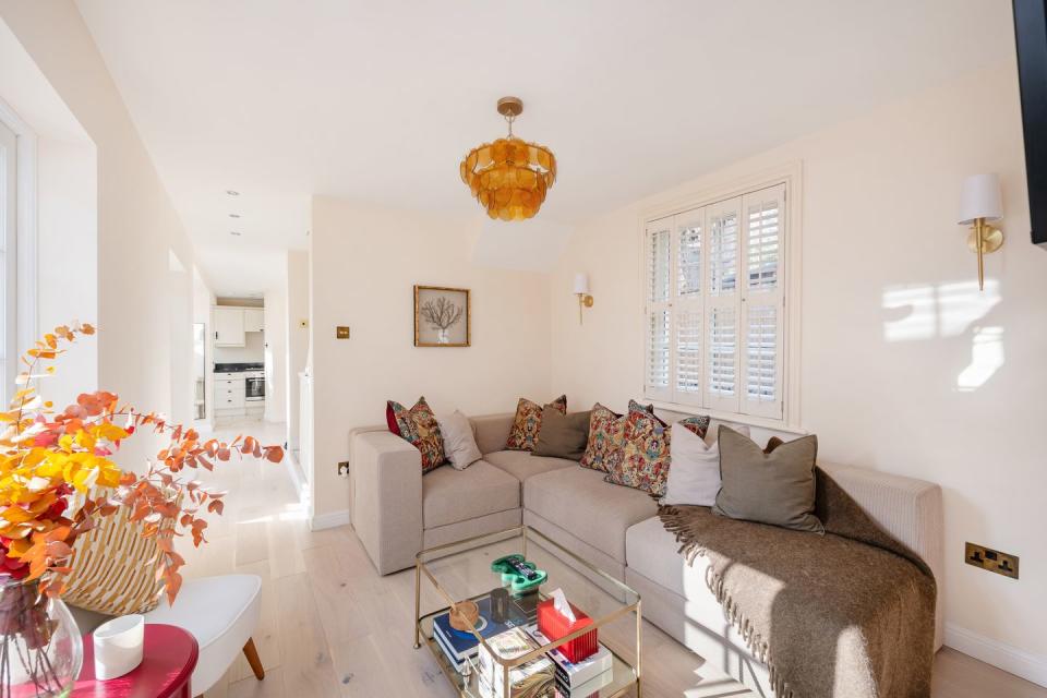 cottage for sale in hampstead village