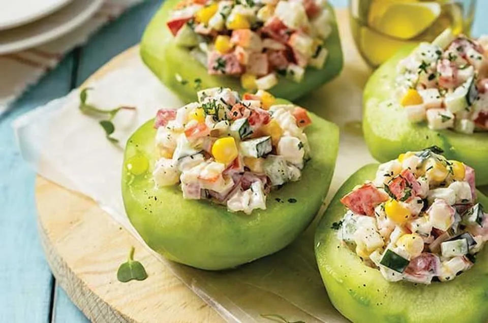 Chayotes rellenos de atún a la mexicana