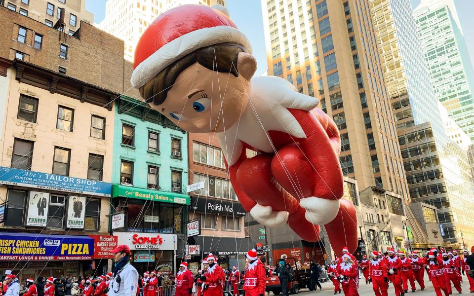 The Elf on the Shelf balloon at the 2018 Macy's Thanksgiving Day Parade on November 22, 2018 in New York City - Noam Galai/FilmMagic