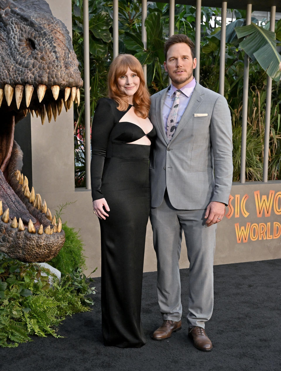 Closeup of Bryce Dallas Howard and Chris Pratt