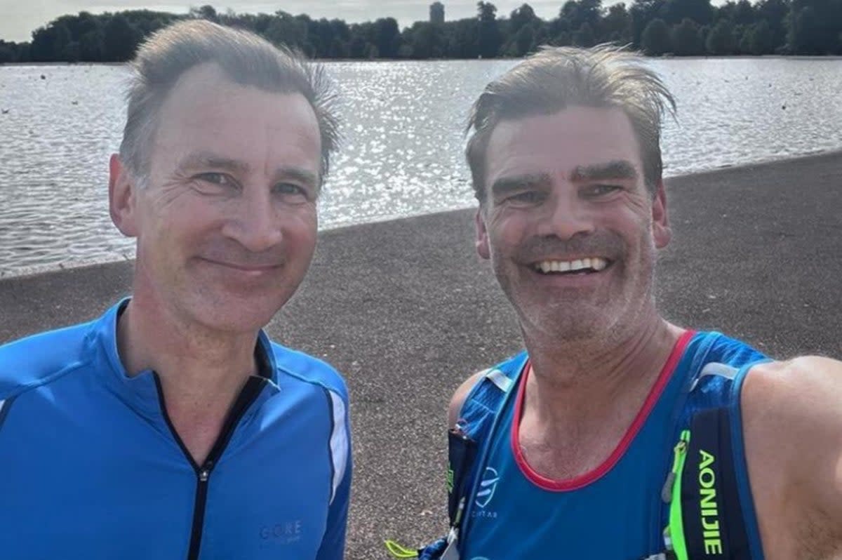 Jeremy Hunt (left) with his brother Charlie Hunt (JustGiving)