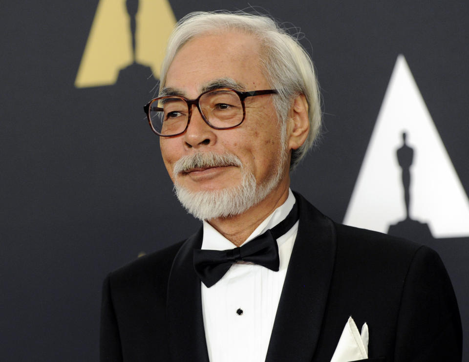 ARCHIVO - Hayao Miyazaki llega a la 6a entrega anual de los Premios de los Gobernadores en Los Ángeles en una fotografía del 8 de noviembre de 2014. Miyazaki ganó su segundo Oscar por "El niño y la garza" el 10 de marzo de 2024. (Foto Chris Pizzello/Invision/AP, archivo)
