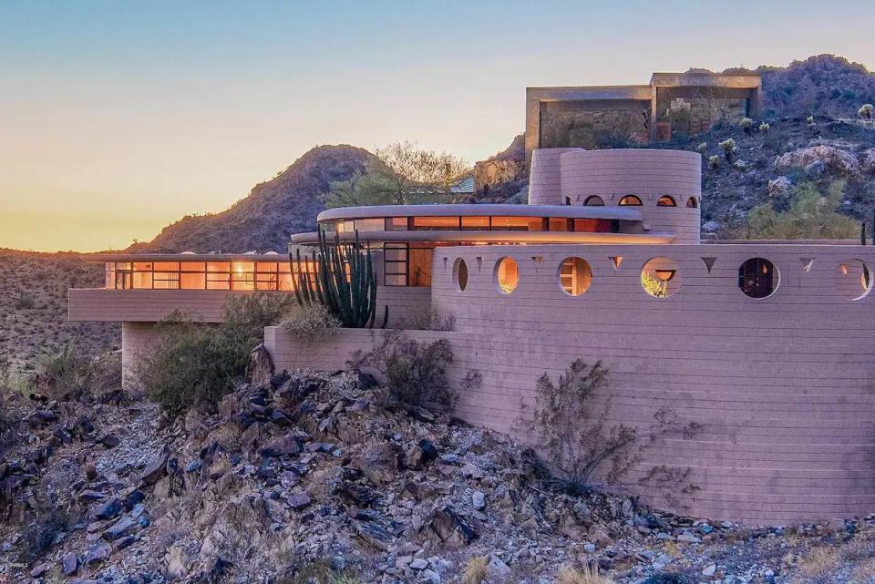 Yes, You Can Actually Book These Frank Lloyd Wright Homes