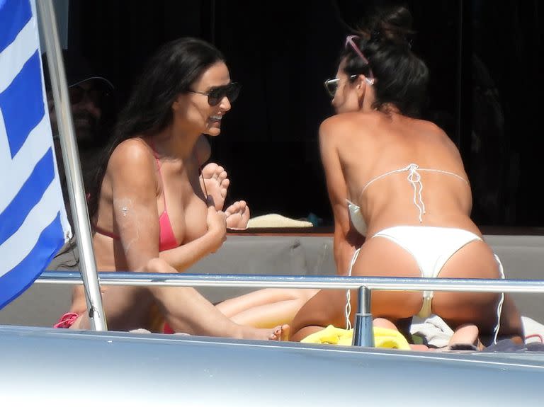 Demi Moore, a sus 59 años, disfrutando de sus vacaciones en Grecia