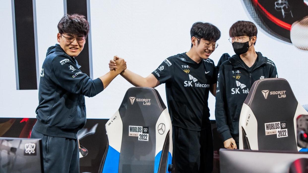T1 were ecstatic to win the quarterfinals match against RNG. (Photo: Riot Games)