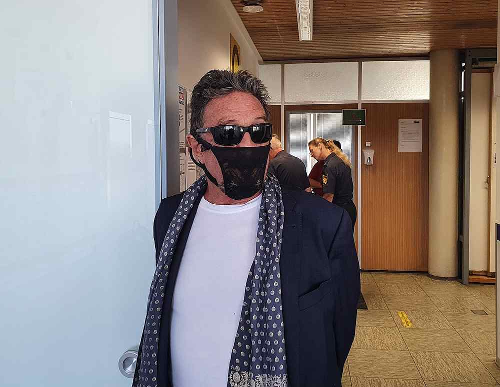 John McAfee who refused to don the medically-certified mask claimed he was arrested by authorities in Norway. — Picture via Twitter/@officialmcafee