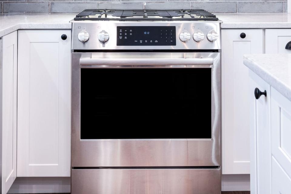 Stainless steel stove/oven