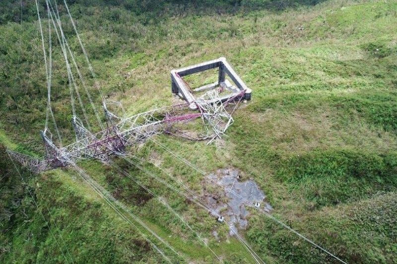 花蓮和平電廠倒塌電塔（台電）