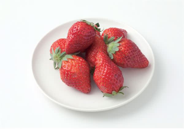 草莓6∼7顆（140g）：48kcal