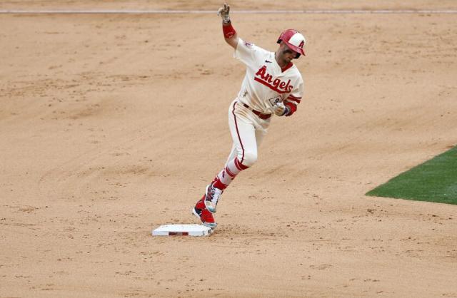 Paris Pitch Highlights Rookie Night At The Ballpark