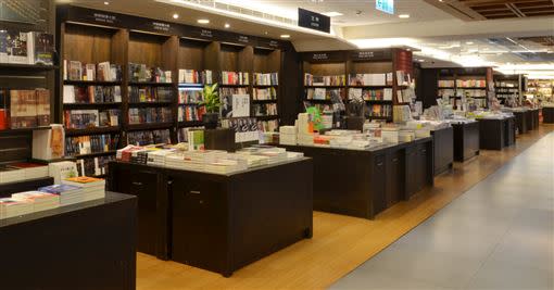 讀者公認安平店是台南三間分店當中，最有氛圍的一間。（圖／翻攝自誠品官網）