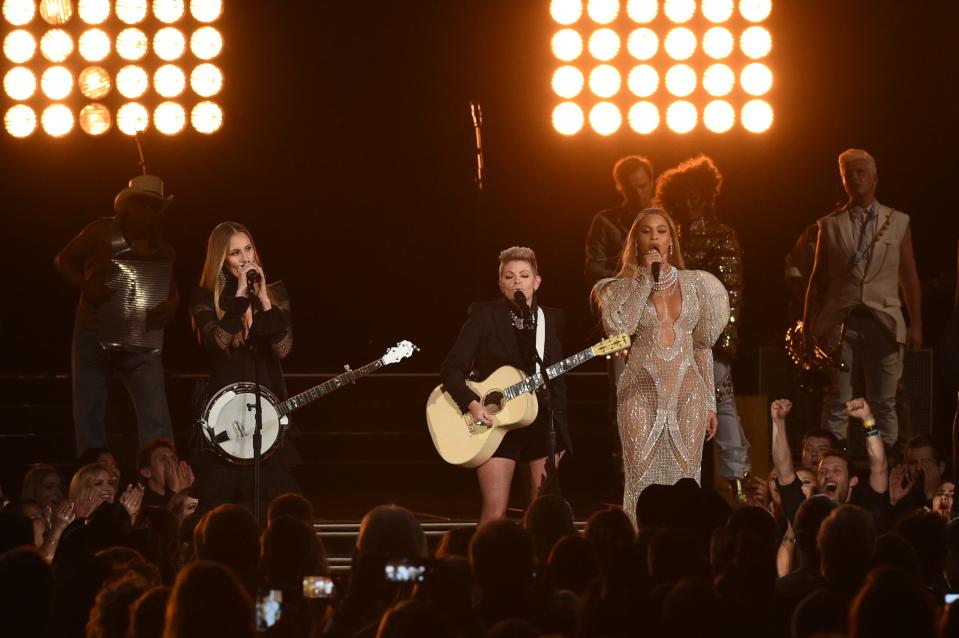 Beyonce and the Dixie Chicks perform "Daddy Lessons" at the 2016 Country Music Association Awards.