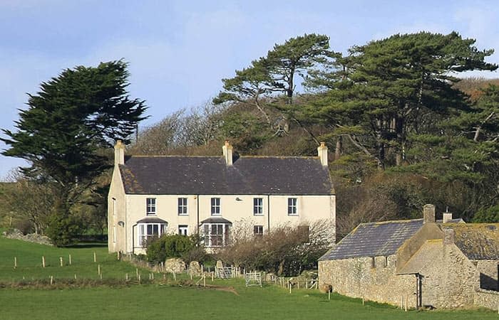 kate-middleton-william-anglesey-farmhouse