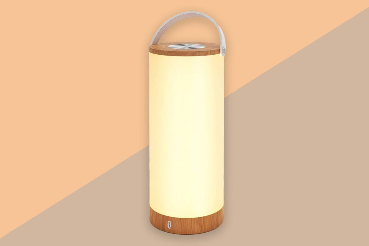 Portable tall electric lantern