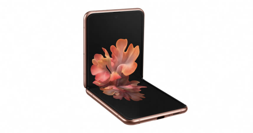 Galaxy Z Flip 5G將於8月7日起於部分國家地區上市銷售，外觀有灰、銅兩款顏色供選擇。（圖／三星提供）