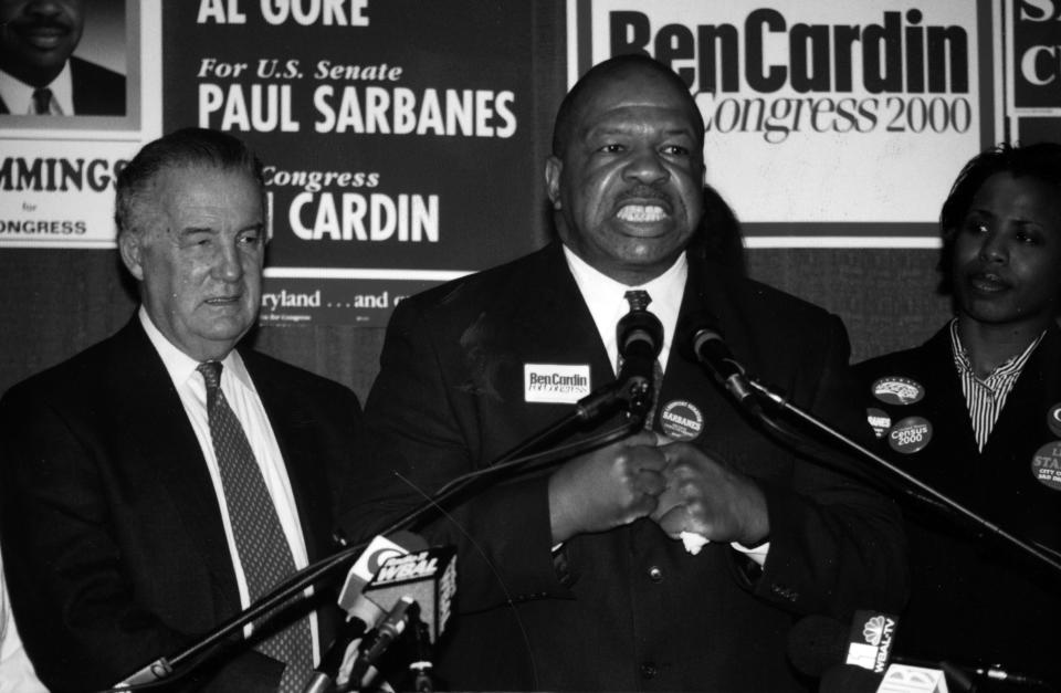 A half length portrait of US Representative Elijah Cummings, flanked by a man and a woman, speaking at the 2000 primary election, Maryland. (Photo: Afro American Newspapers/Gado/Getty Images)