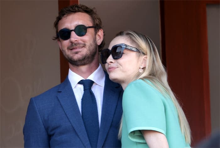 Pierre Casiraghi y Beatrice Borromeo muy cariñosos