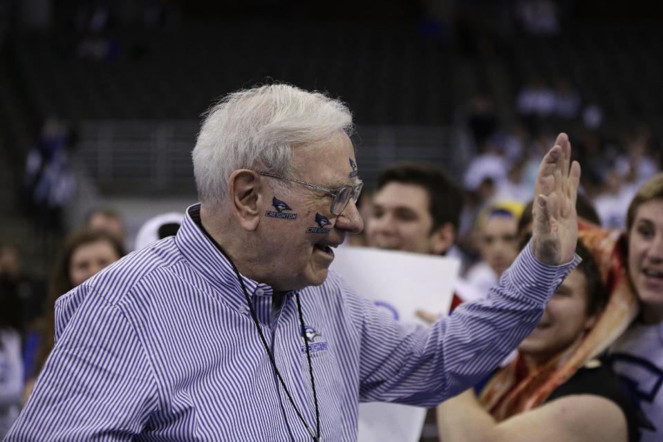 Warren Buffett at a Creighton basketball game. (AP)