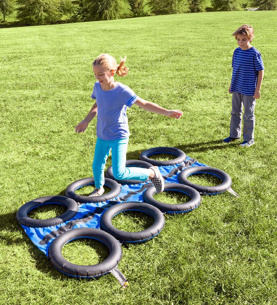 HearthSong Inflatable Tire Run with Sprinkler