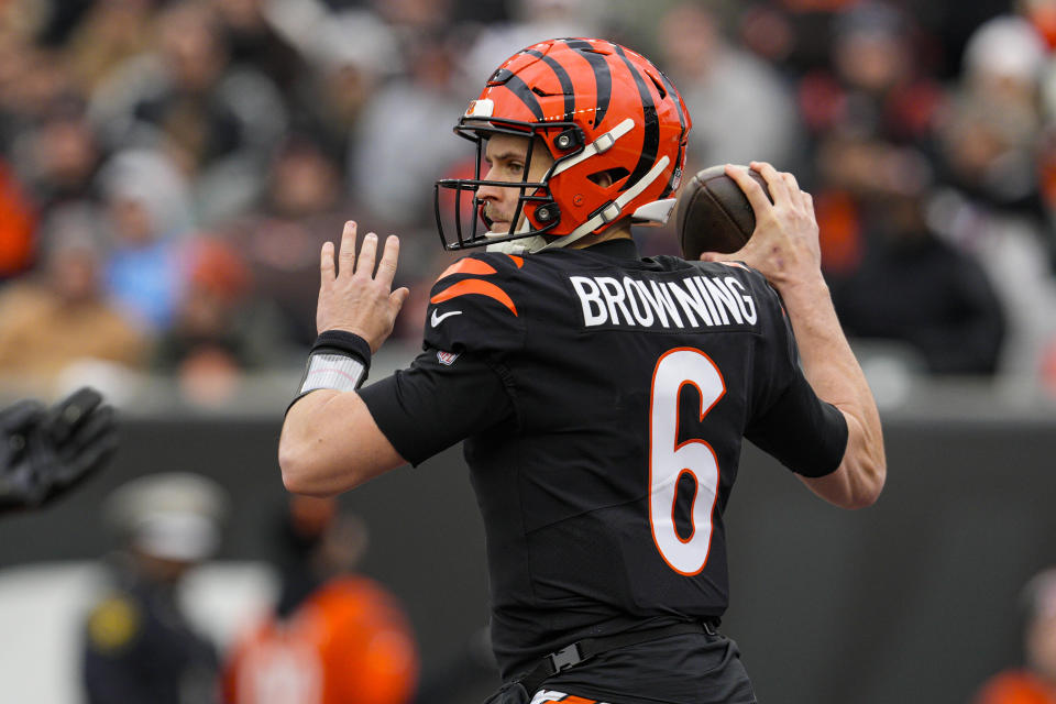 Cincinnati Bengals quarterback Jake Browning (6) shows against the Cleveland Browns during the first half of an NFL football game in Cincinnati, Sunday, Jan. 7, 2024. (AP Photo/Jeff Dean)