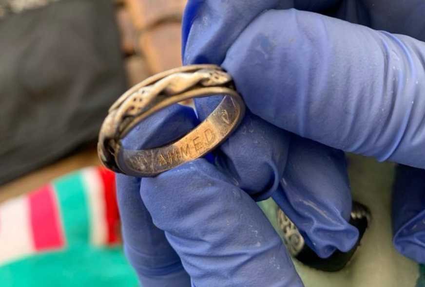 <p>A couple is being reunited with their wedding bands after losing them in a deadly shipwreck off the coast of Lampedusa, Italy</p> (MSF)