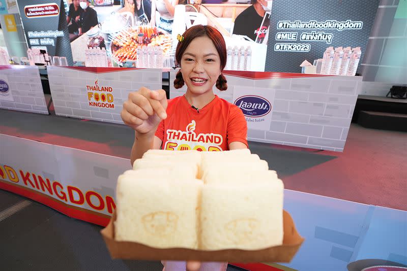 大胃王小慧參加「泰國首屆國際大胃王邀請賽」，比8分鐘三明治快食賽。（圖／ 緯來綜合台提供）