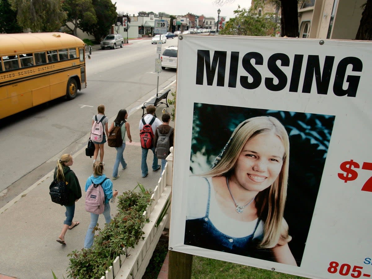 A sign raises public awareness in the case of missing student Kristin Smart in the California central coast town of Arroyo Grande in May 2006 (Don Kelsen/Shutterstock)