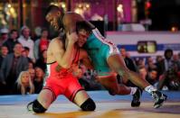 Jake Herbert (USA), left, competes against Reineris Salas Perez (Cuba) in the men’s freestyle 86 kg/189 lbs at Times Square. Mandatory Credit: Robert Deutsch-USA TODAY Sports